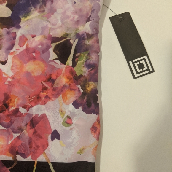 NWT Liz Claiborne multi flower med petite shirt - Picture 2 of 6